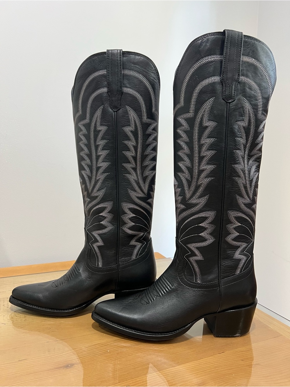 Tecovas The Abby Midnight black Embroidered Leather Heeled Boots US 8